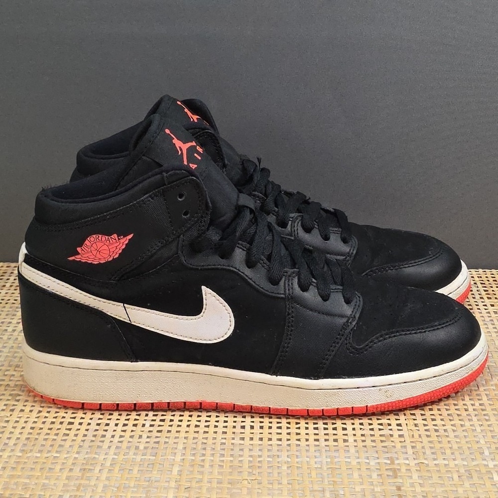 Nike Air Jordan 1 Retro High OG Hot Lava White‎ 332148-028 - 7Y